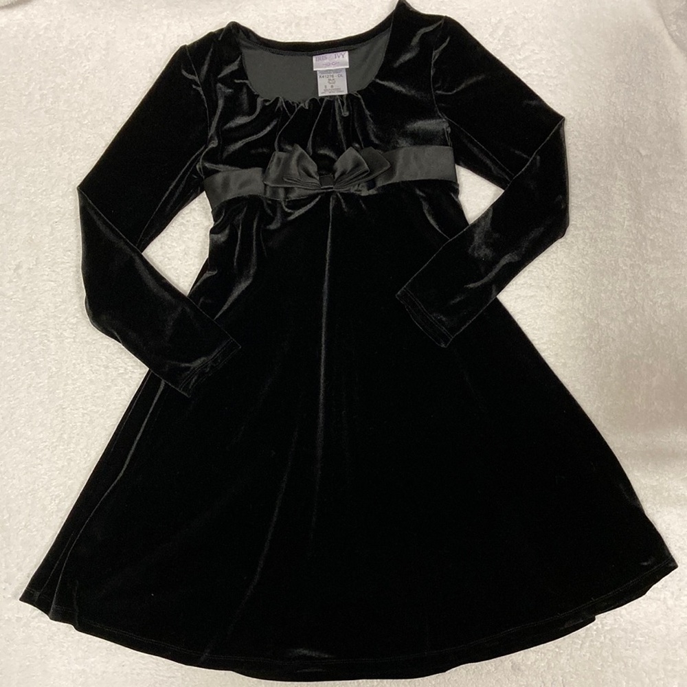 Iris & Ivy black velour long sleeve dress size 8
